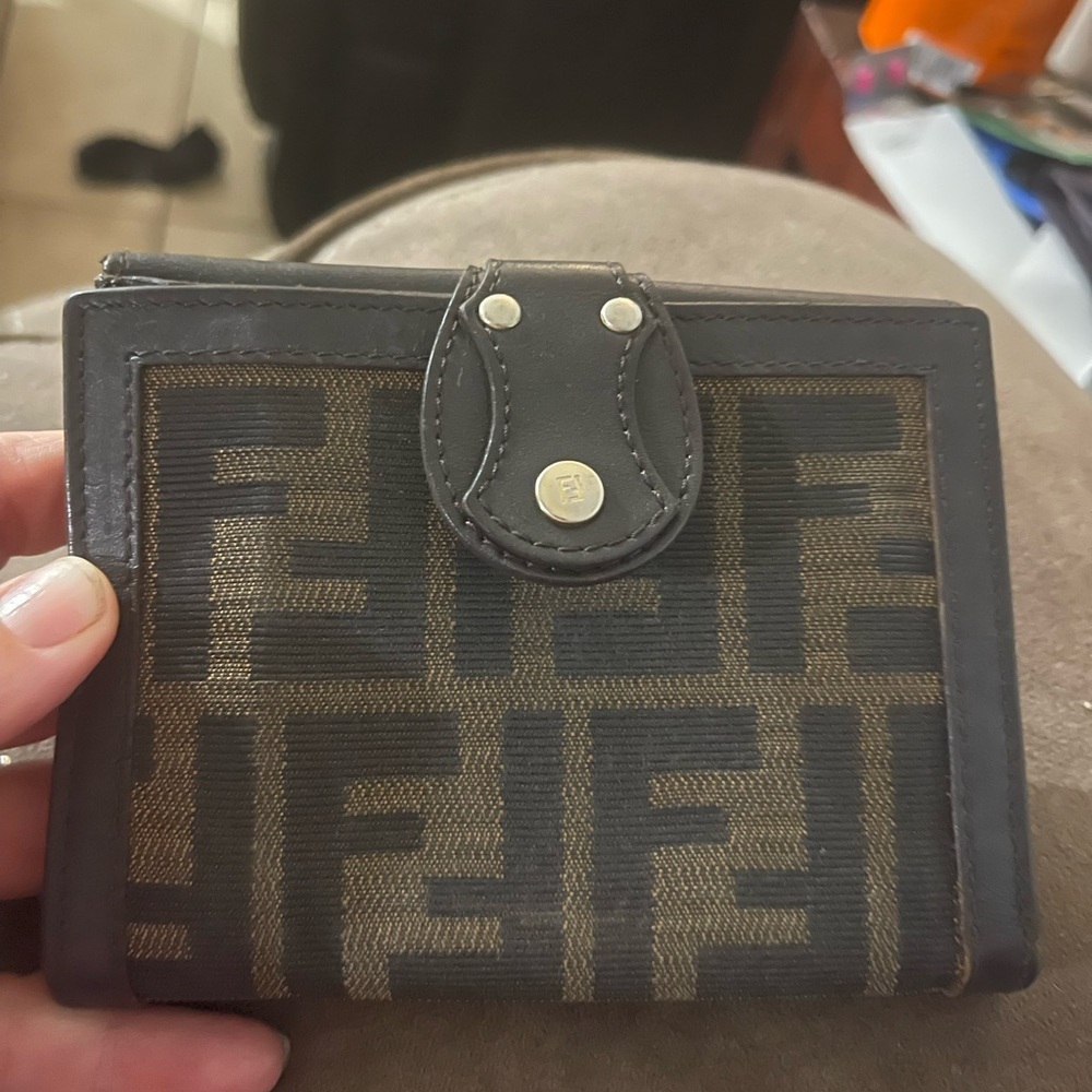 Fendi Zucca Cuoio Lucido Compact Wallet Tobacco Moro.